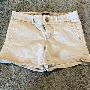 AEO khaki shorts
